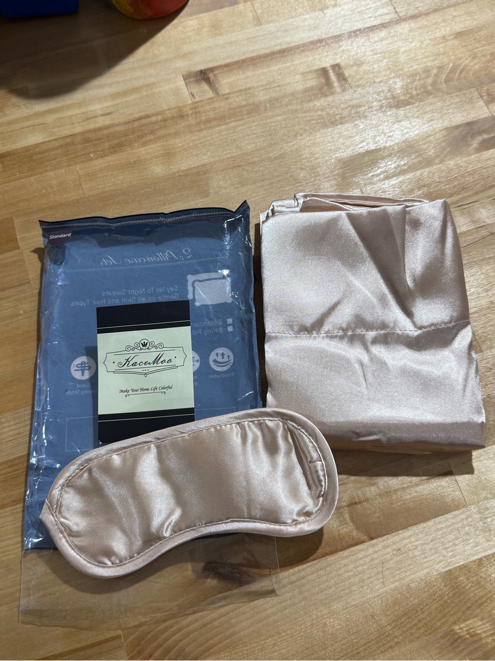 Satin Sleep Mask and Pillowcase Set in Champagne